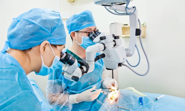 Cirugía Robótica: Innovación En El Tratamiento Del Cáncer