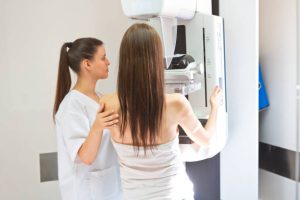 Un ultrasonido de mama o mamografía te pueden salvar la vida